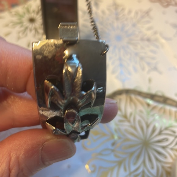 Old Flea Market silver locks down with chain and push button mechanism 48grams - Picture 6 of 10